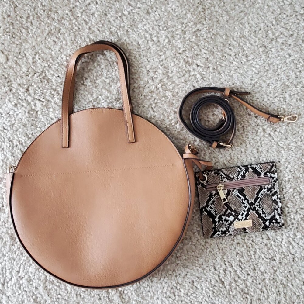NWOT Carlos Santana Womens Handbag Round Faux Leather